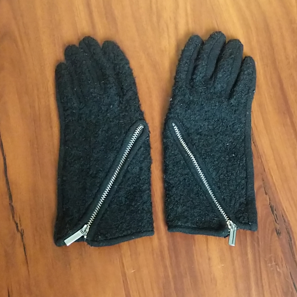 Echo Gloves